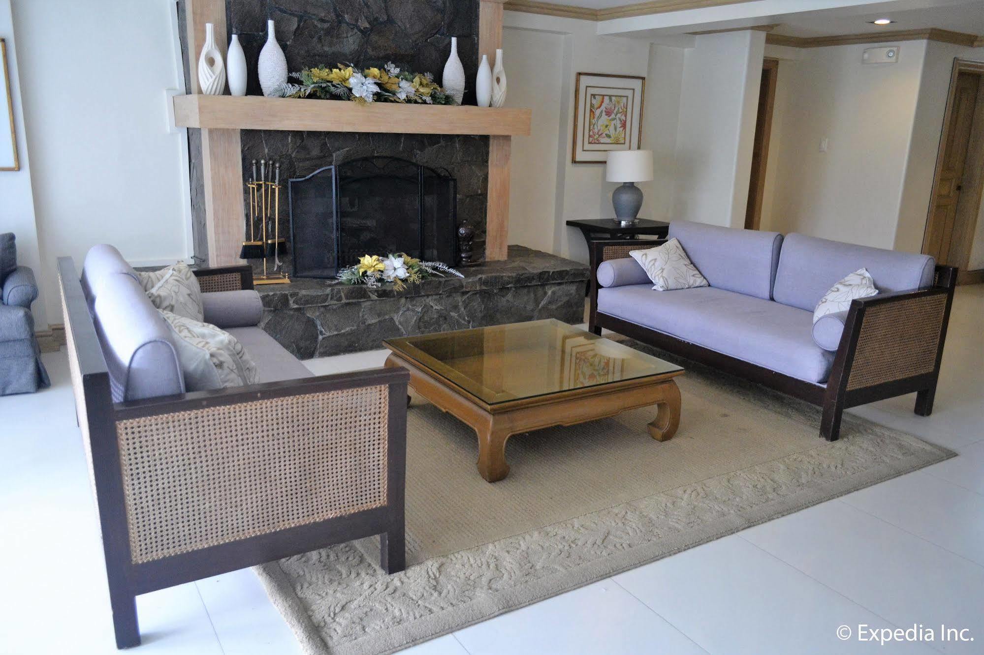 Discovery Country Suites Tagaytay City Dış mekan fotoğraf