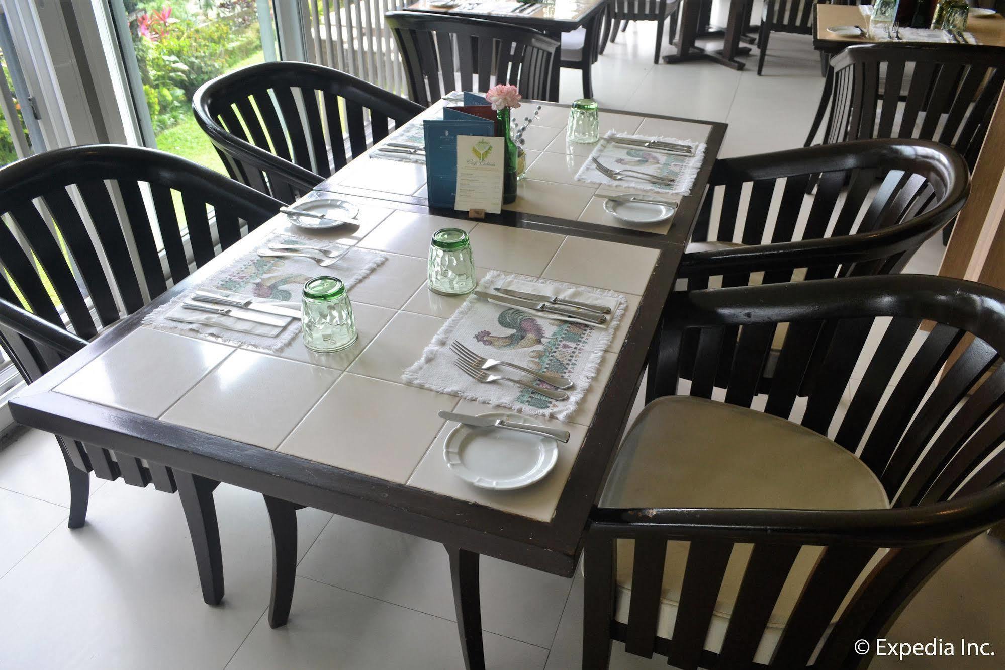 Discovery Country Suites Tagaytay City Dış mekan fotoğraf